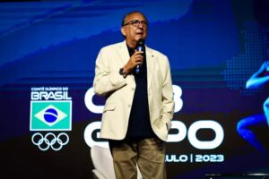 Galvão Bueno deixa hospital e compartilha detalhes sobre sua recuperação