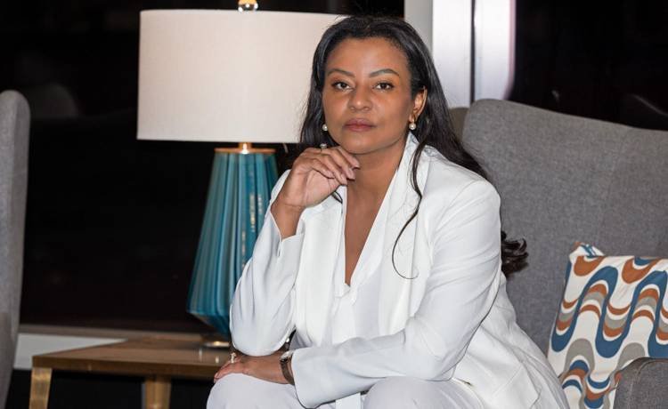 Daline Kennedy: Reconhecimento Internacional Marca Fim de Ano com Foco Estratégico