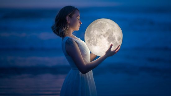 A Influência da Lua: Desvendando o Potencial Transformador da Energia Lunar no Cotidiano