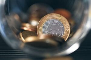 Rituais Populares Prometem Fortalecer a Sorte, a Proteção e os Laços Afetivos