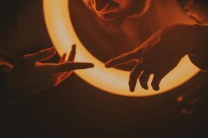 Carnaval: Navegando a Folia sem Absorver Energias Negativas