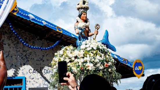 Fevereiro Celebra Iemanjá: Um Convite à Conexão Profunda com a Rainha do Mar