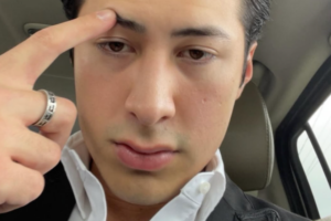 Segredos de Pele Radiante: Hudson Williams Revela Sua Rotina de Skincare Detalhada