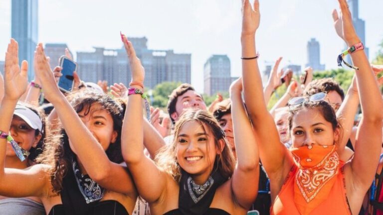 Maquiagem à Prova de Festival: Dicas Essenciais para o Lollapalooza